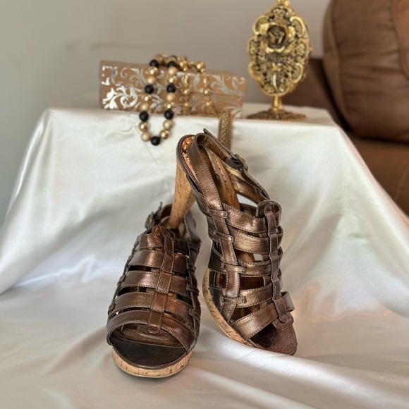Rampage Shoes - Rampage: Metallic Bronze Heel